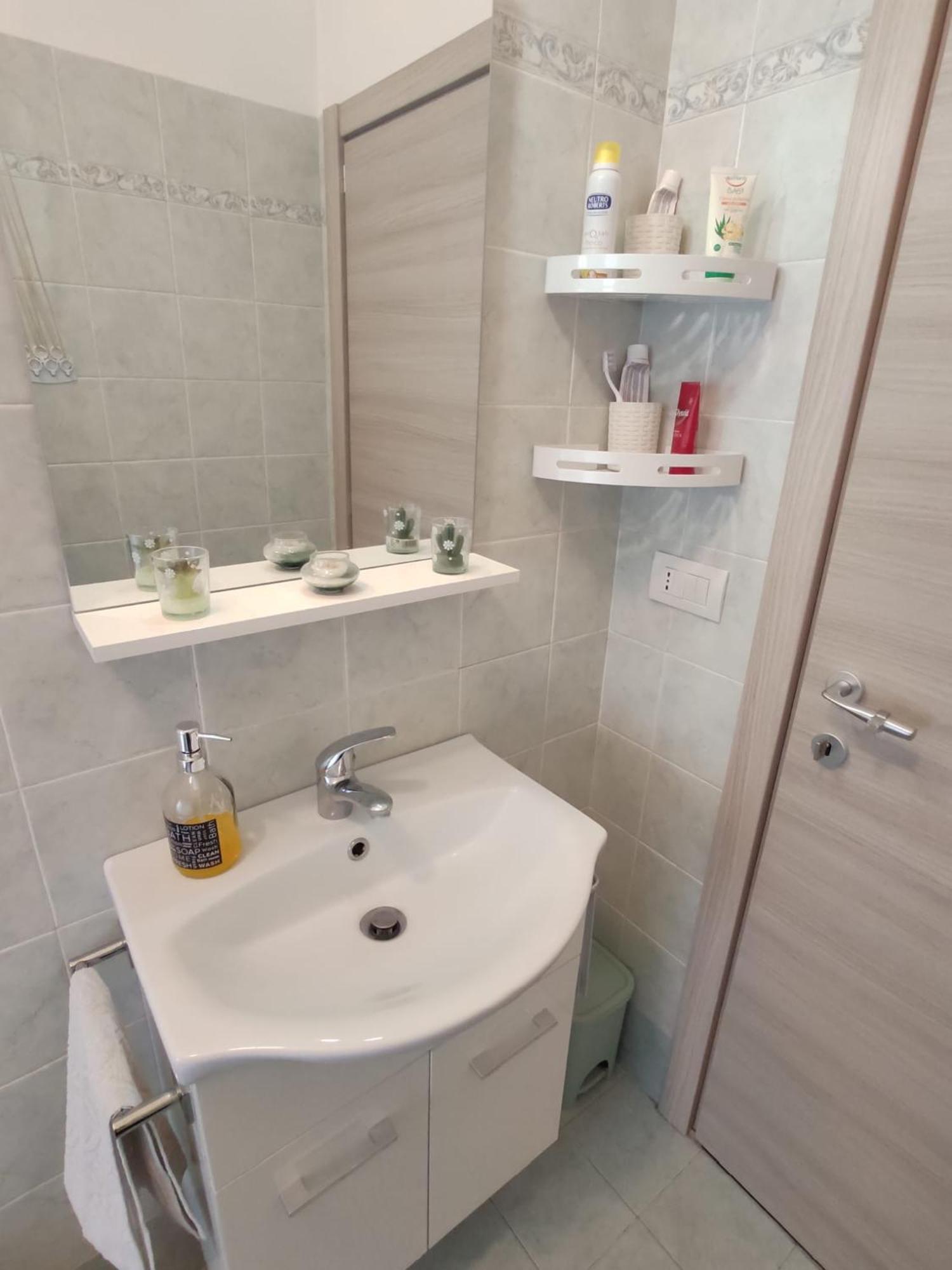 Gli Scoiattoli Di Tolstoi Apartment Milan Bagian luar foto
